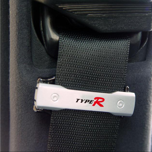 TR-208 / Seat belt clip 3
